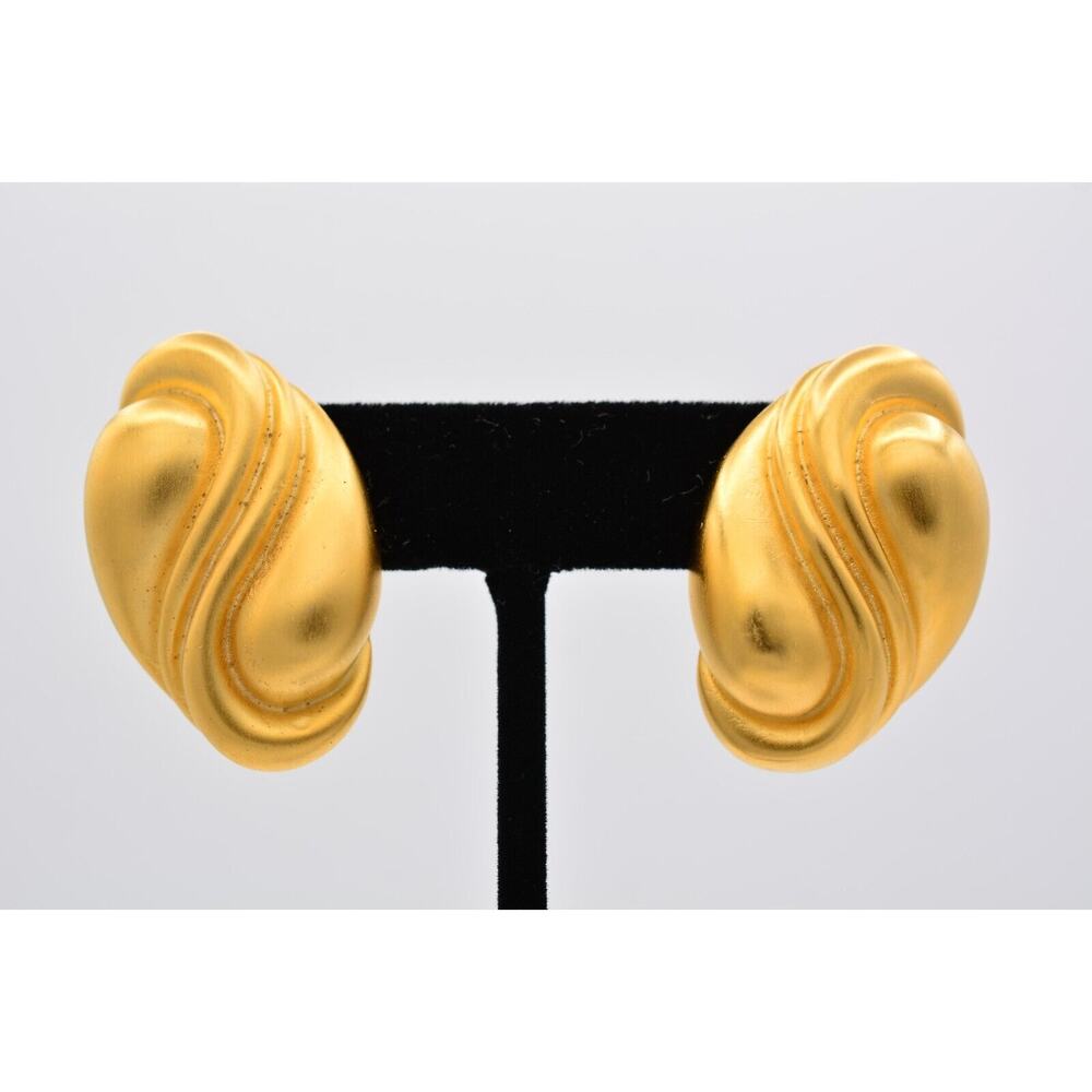 Vintage Chunky Clip On Earrings Brushed Gold Matte Heavy Etruscan NOS 1980s Bin1